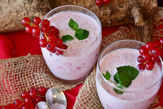milk, shake, milkshake, drink, berry shake, milk drink, thirst, enjoyment, yummy, berry, currants, cute, dessert, sweetness, healthy, refresh, kitchen, vegetarian, fruit, milkshake, milkshake, milkshake, milkshake, milkshake